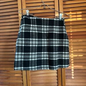 Abercrombie & Fitch Black and White Plaid Mini Skirt